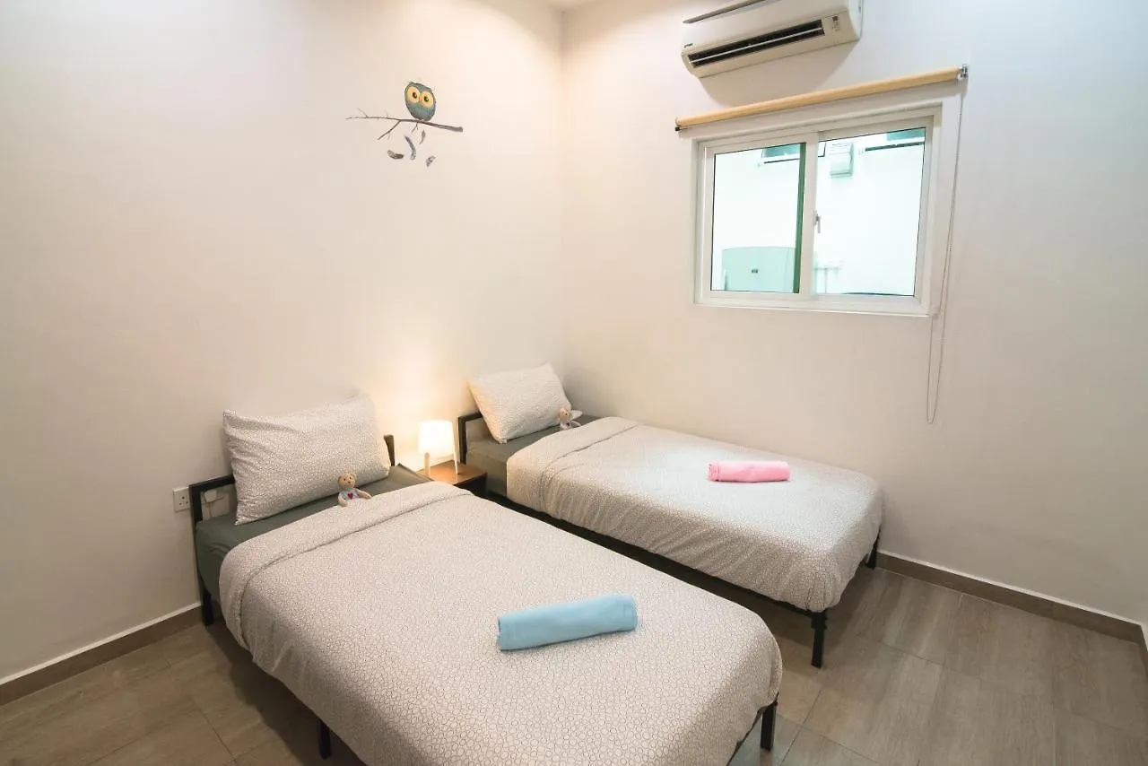 Landed Cozy House Near Spice, Airport Apartment Kampong Manggis