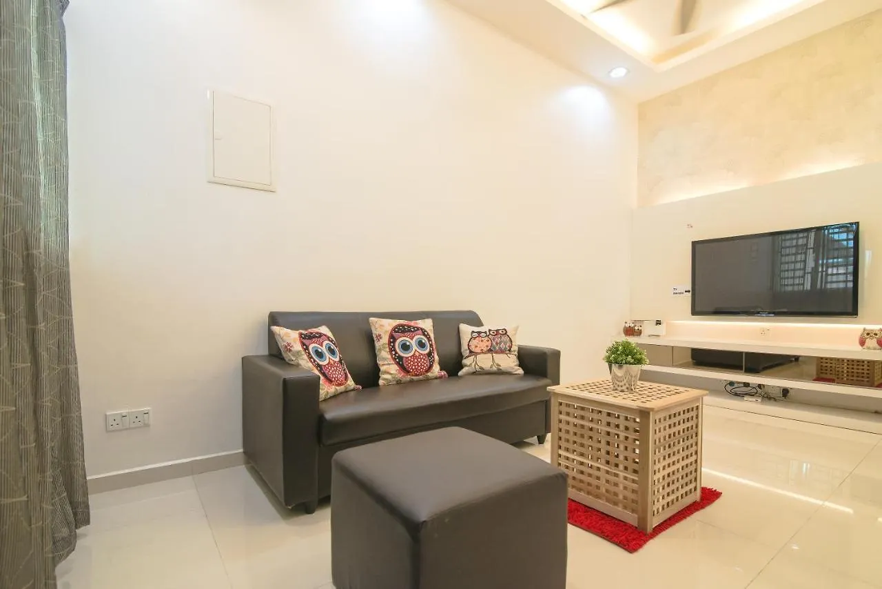 Landed Cozy House Near Spice, Airport Apartment Kampong Manggis