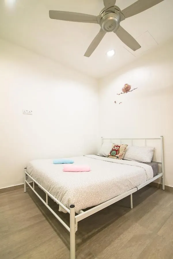 Landed Cozy House Near Spice, Airport Apartment Kampong Manggis Homestay